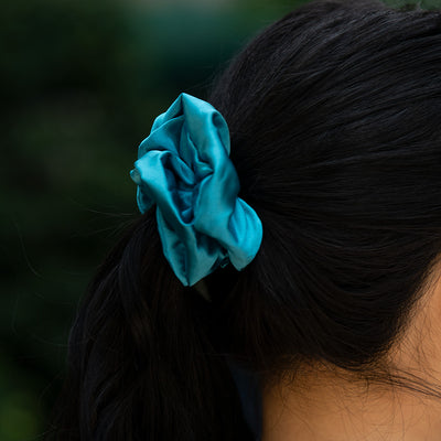 #color_satin-turquesa