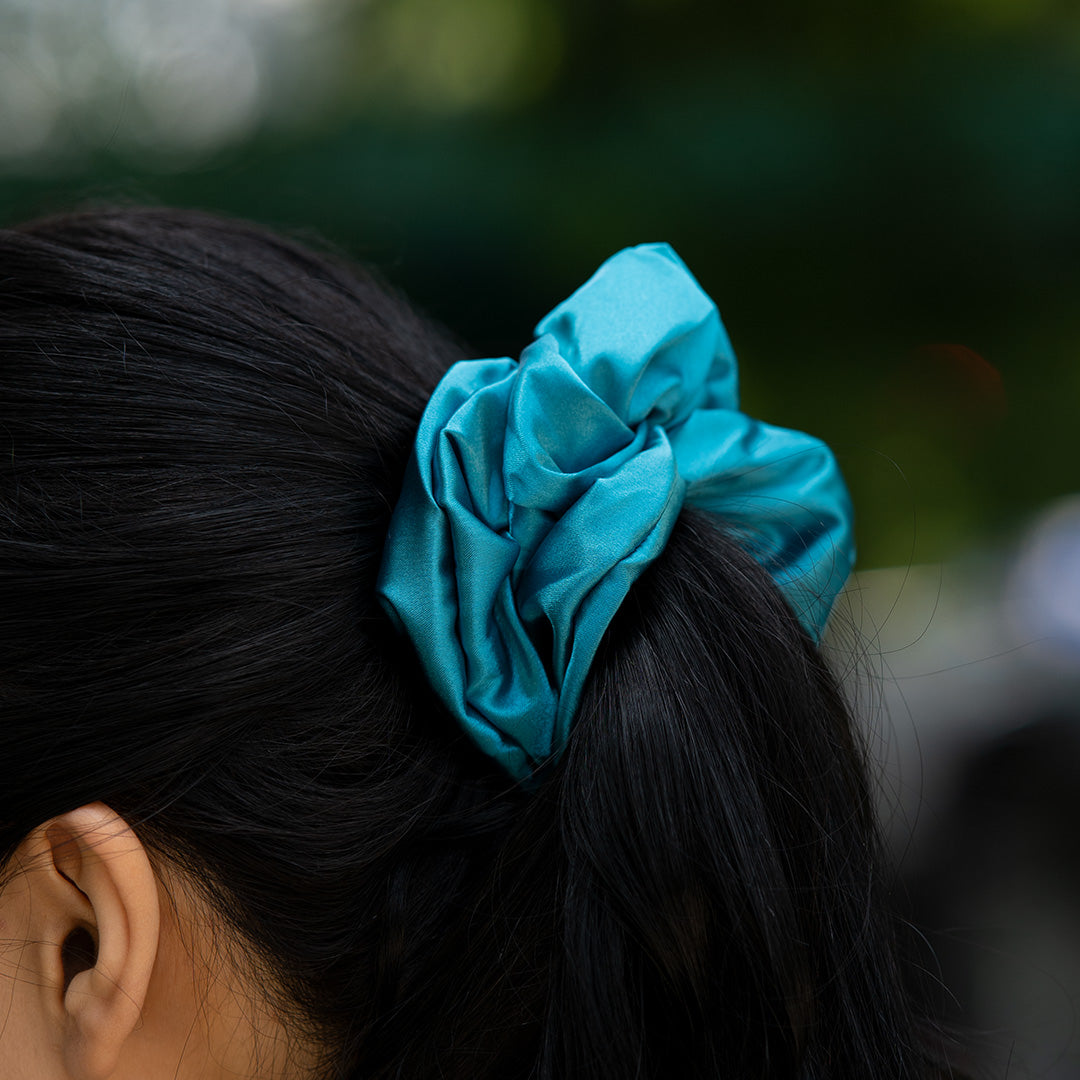 #color_satin-turquesa