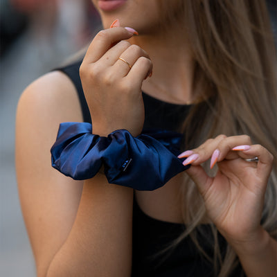 #color_satin-azul-oscuro
