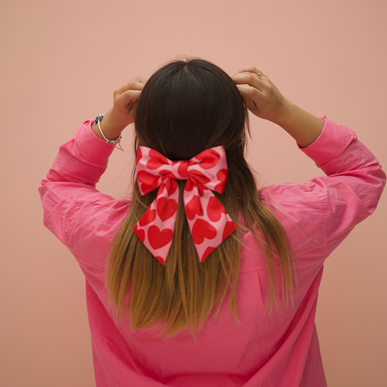 Moño - Large Love Bow